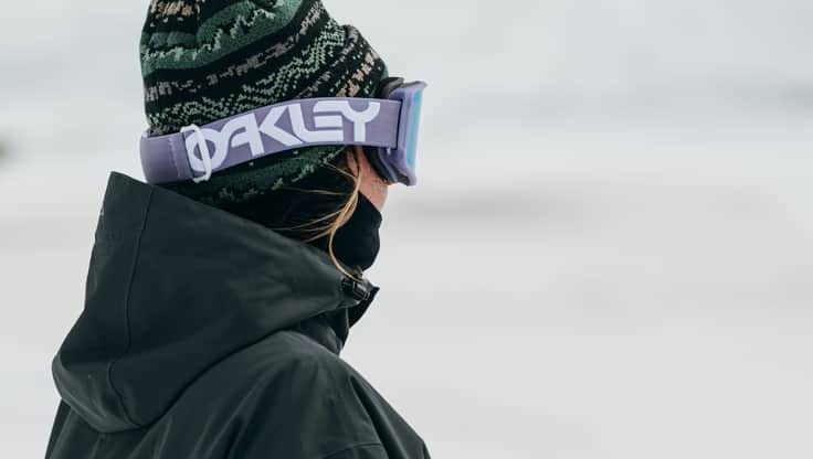 en el interior de una correa de gafas de snowboard