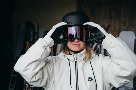 blue tomato snowboard helmet Top snow helmets, goggles, gloves and beanies for winter 25/26