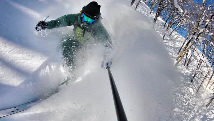 Blue Tomato Team Rider freeriding in Japan